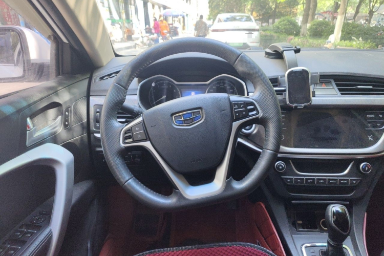 GEELY Emgrand 2017 car image #15