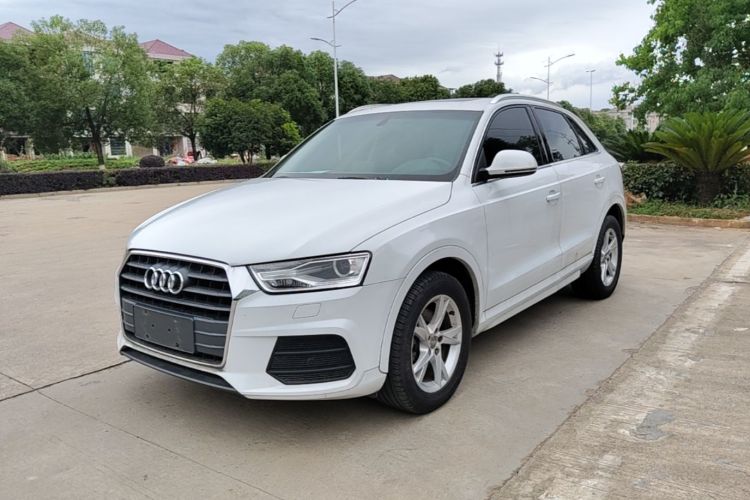 Audi Q3 2017 car image #2