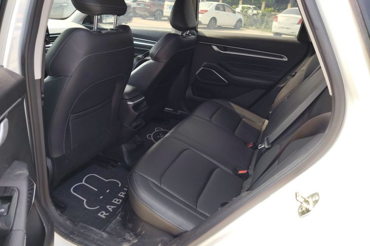 GEELY Emgrand 2023 car image #17