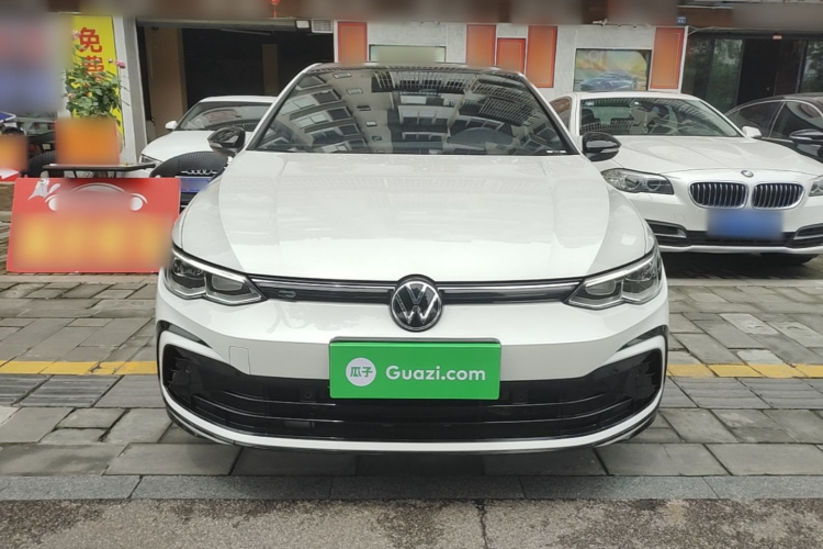 Volkswagen Golf 2023 car image #3