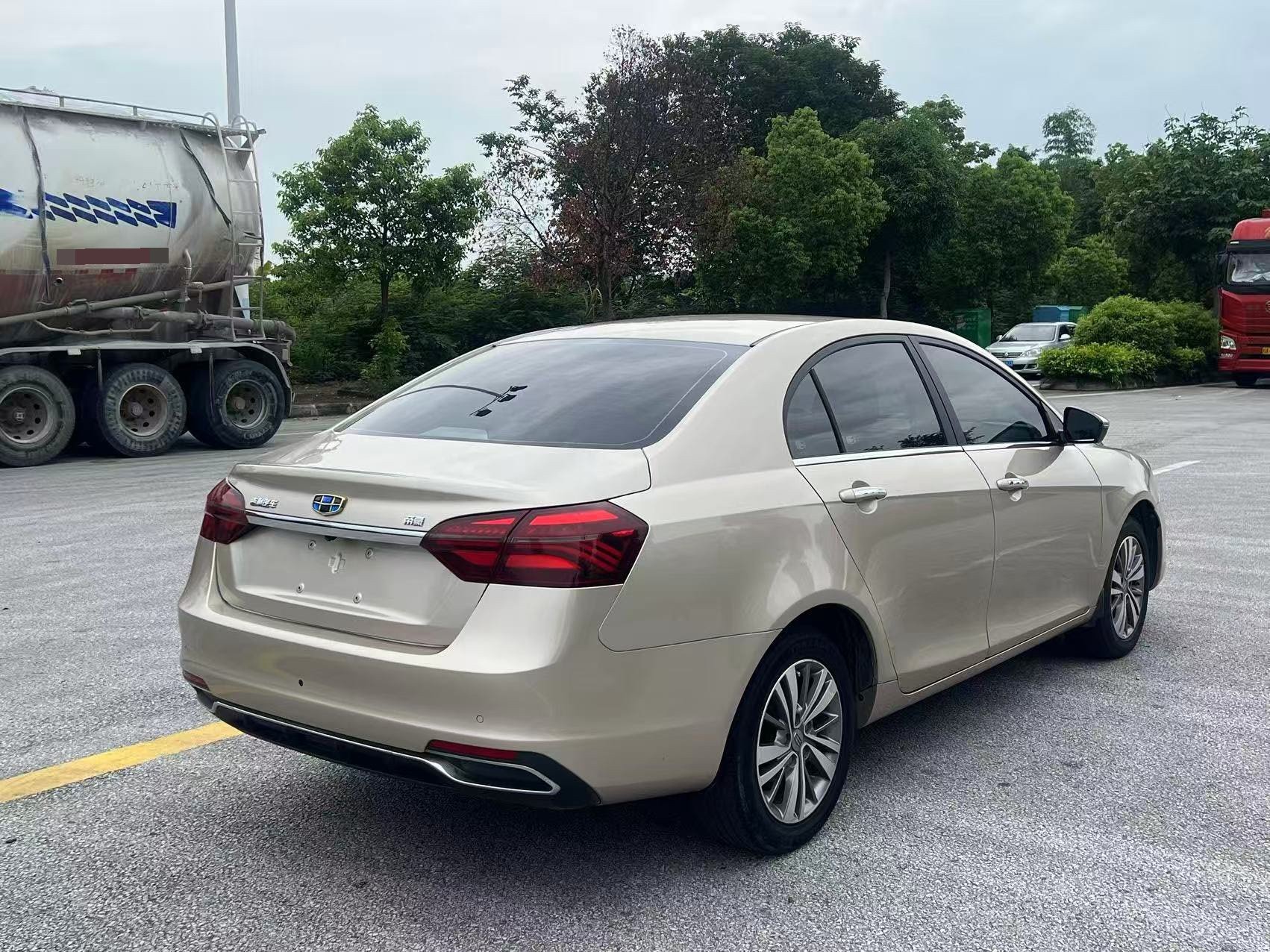 GEELY Emgrand 2018 car image #6