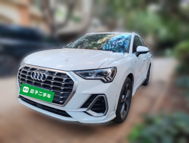 Audi Q3 2022 immagine di auto 
