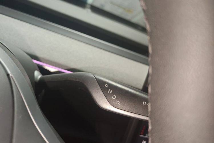Tesla Model Y 2024 #14 Tesla Model Y 2024 car image #14