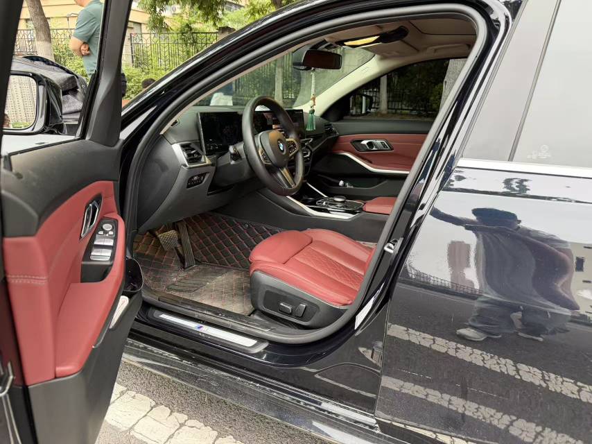 BMW 3 Series 2024 #4 BMW 3 Series 2024 car image #4