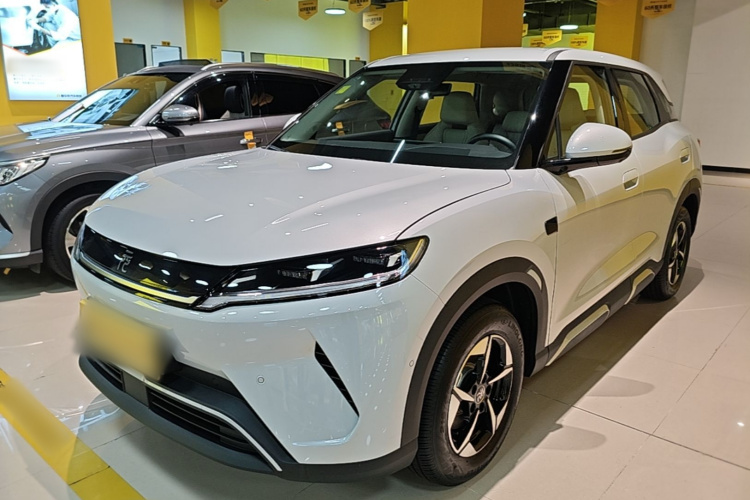 BYD YuanUP 2025 #2 BYD YuanUP 2025 car image #2