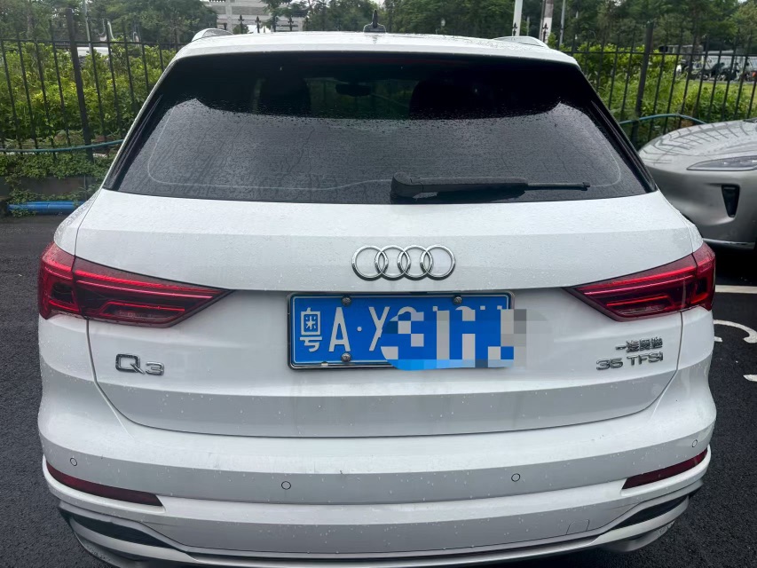 Audi Q3 2020 car image #7