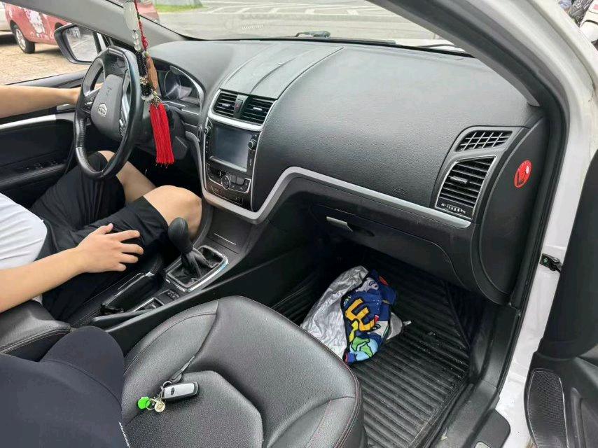 GEELY Emgrand 2015 car image #4