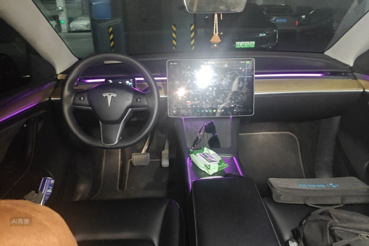 Tesla Model Y 2023 car image #11
