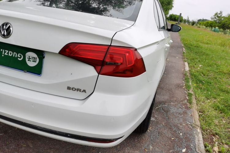 Volkswagen Bora 2016 car image #8