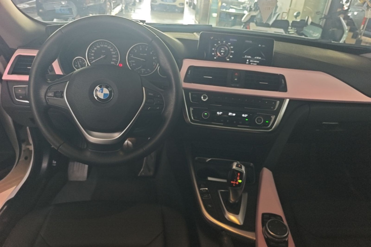 BMW 3 Series GT 2016 car image #18