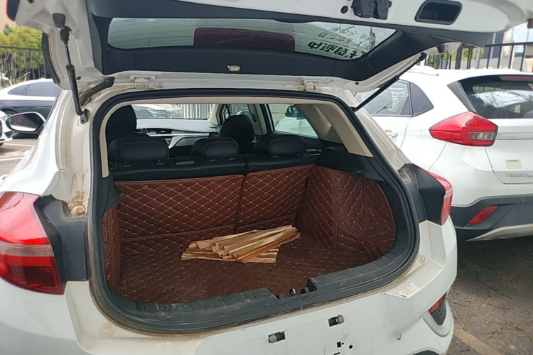 GEELY Emgrand GS 2016 صورة سيارة #19