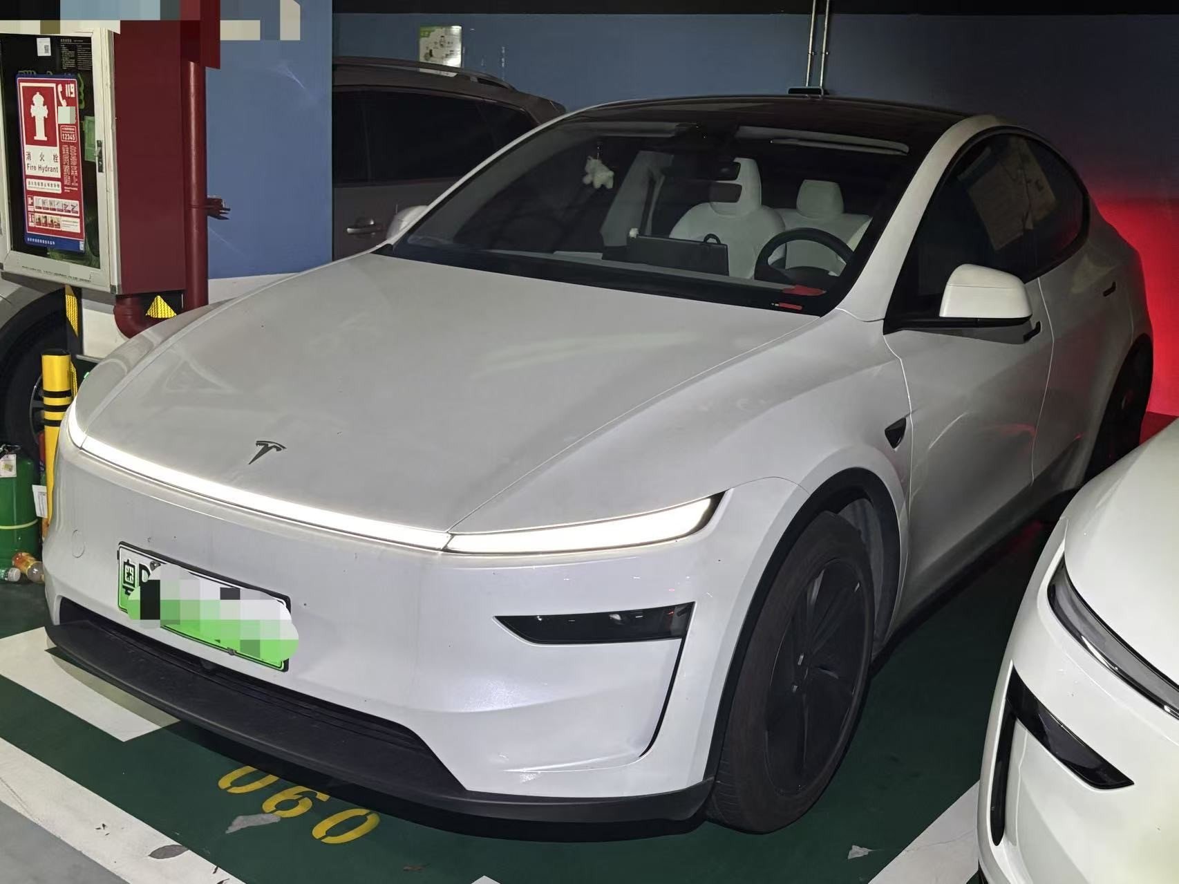 Tesla Model Y 2025 Tesla Model Y 2025 car image