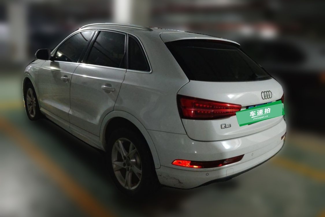 Audi Q3 2018 car image #3