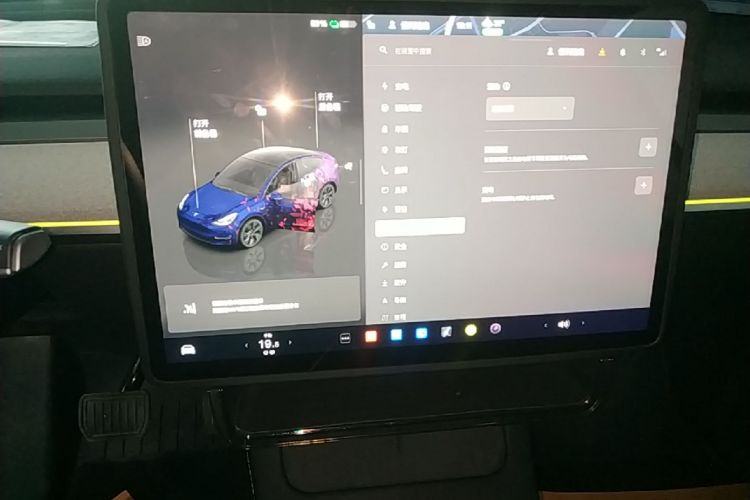 Tesla Model Y 2024 car image #13