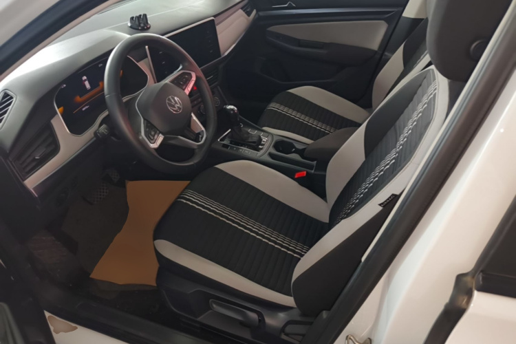 Volkswagen Bora 2024 car image #15