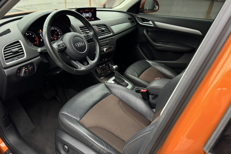 Audi Q3 2016 car image #11
