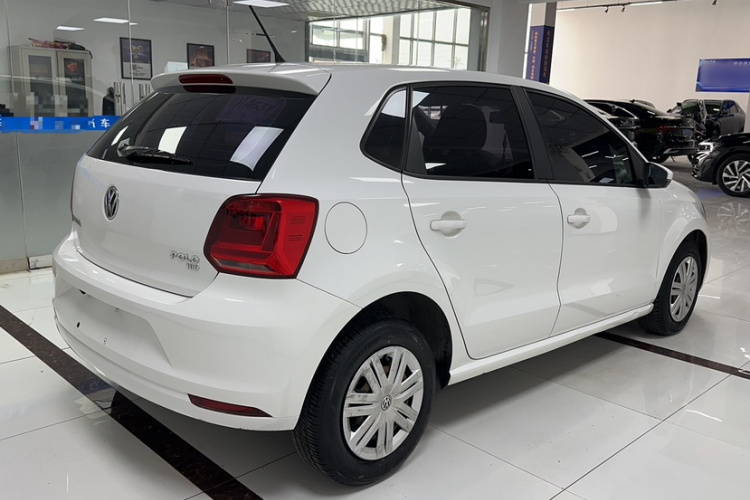 Volkswagen Polo 2018 car image #4
