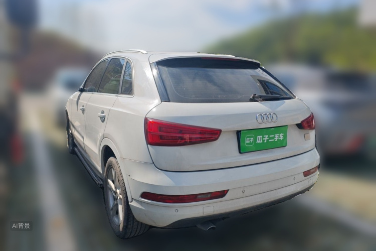Audi Q3 2018 car image #5