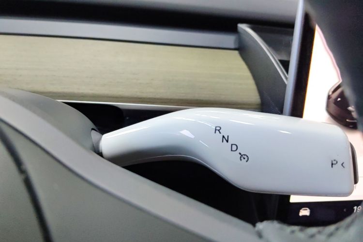 Tesla Model Y 2023 #14 Tesla Model Y 2023 car image #14