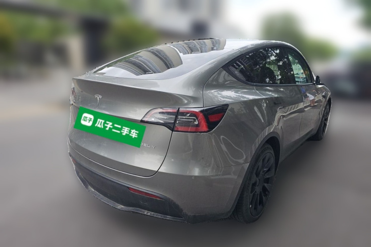 Tesla Model Y 2022 car image #5