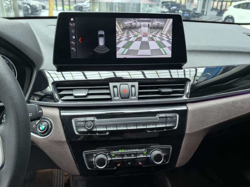 BMW X1 2022 car image #12