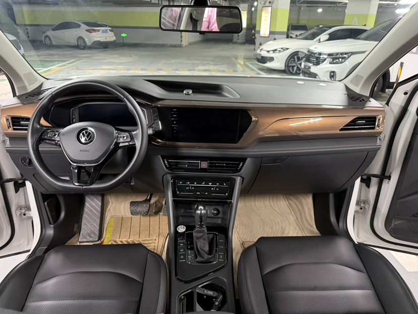 Volkswagen Tharu 2022 car image #9