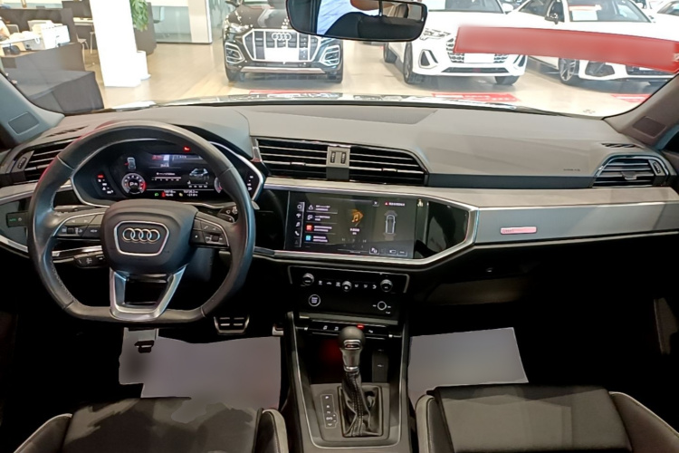 Audi Q3 2025 #10 Audi Q3 2025 car image #10