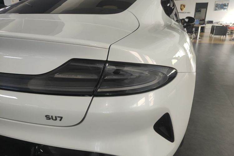 MI SU7 2025 #8 MI SU7 2025 car image #8