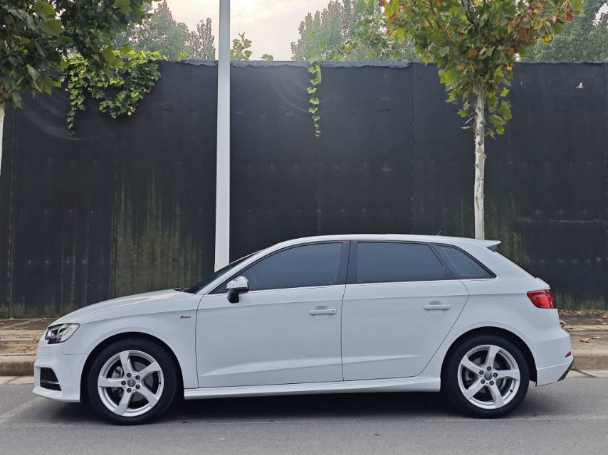 Audi A3 2021 car image #3