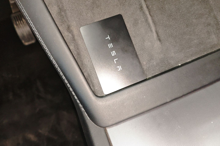 Tesla Model 3 2020 car image #9