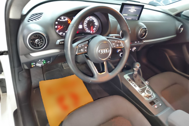 Audi A3 2018 car image #11