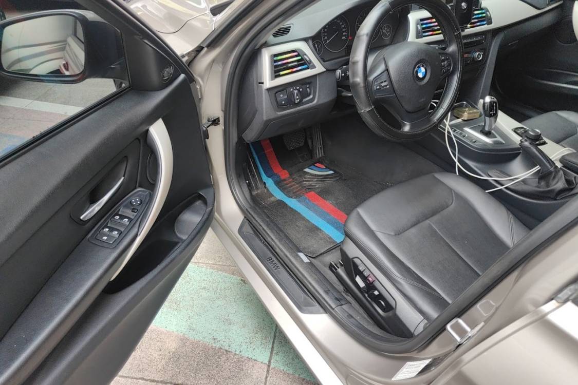 BMW 3 Series 2015 car image #25