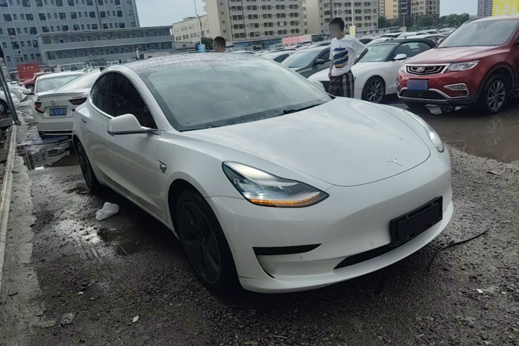 Tesla Model 3 2020 car image #4