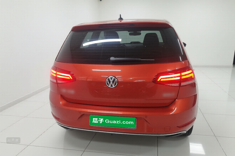 Volkswagen Golf 2019 car image #6