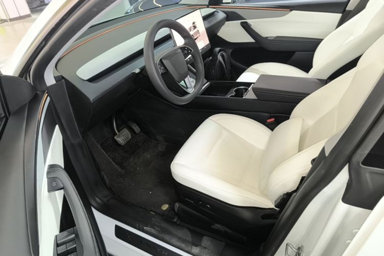 Tesla Model Y 2025 #16 Tesla Model Y 2025 immagine di auto #16