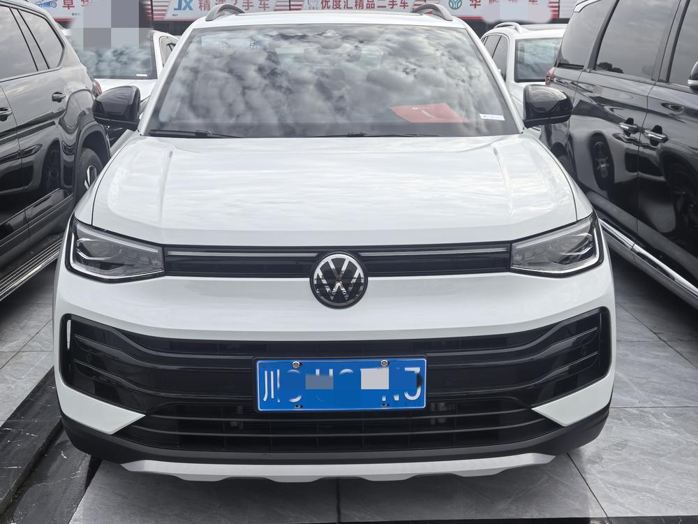 Volkswagen Tharu 2024 car image #2