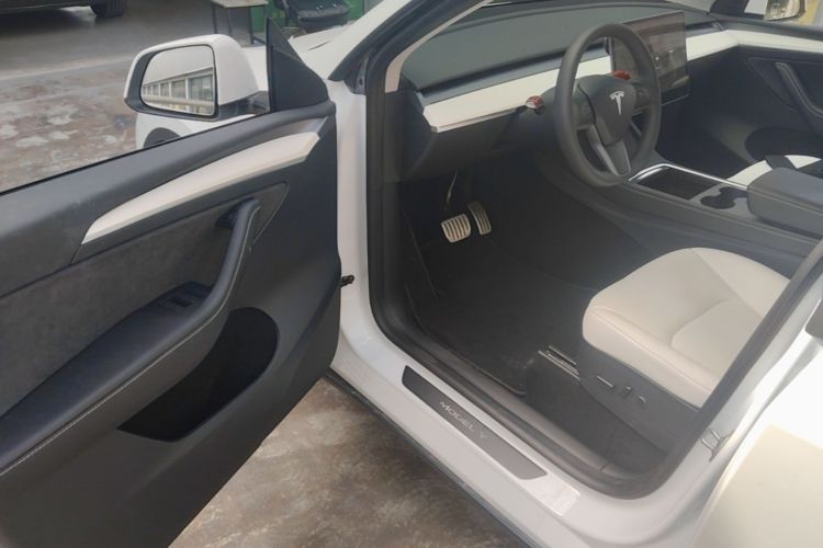 Tesla Model Y 2022 #16 Tesla Model Y 2022 car image #16