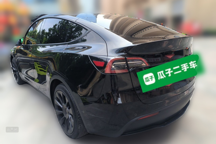 Tesla Model Y 2023 #5 Tesla Model Y 2023 car image #5