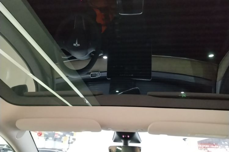 Tesla Model Y 2022 #18 Tesla Model Y 2022 car image #18