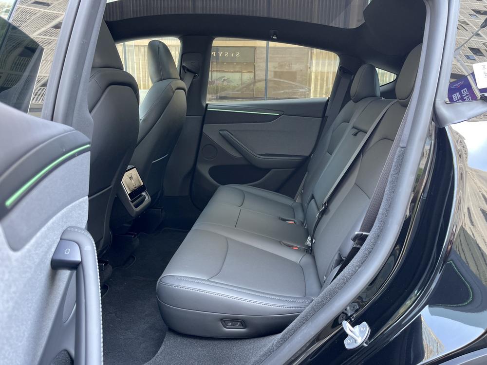 Tesla Model Y 2026 #20 Tesla Model Y 2026 صورة سيارة #20