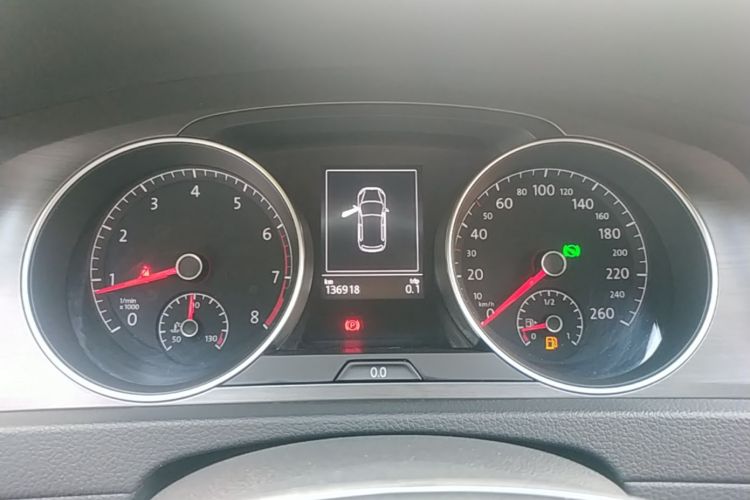 Volkswagen Golf 2016 car image #12