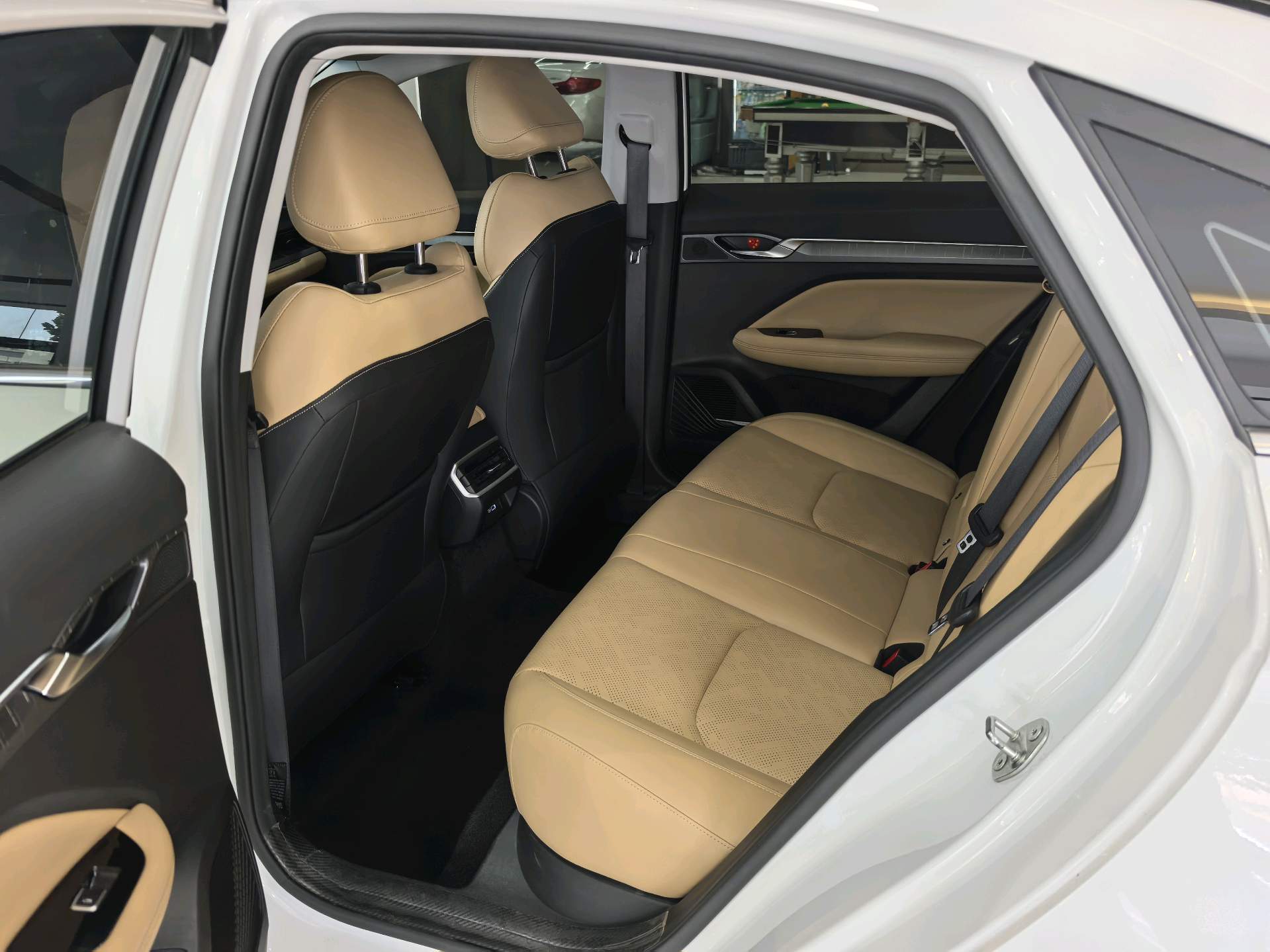GEELY Emgrand L HiP 2024 car image #8