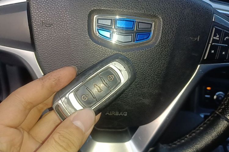 GEELY Emgrand 2018 car image #9