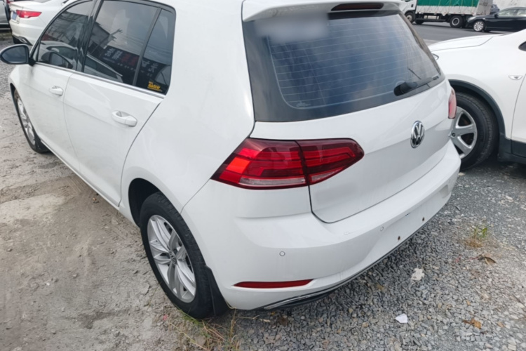 Volkswagen Golf 2018 car image #5