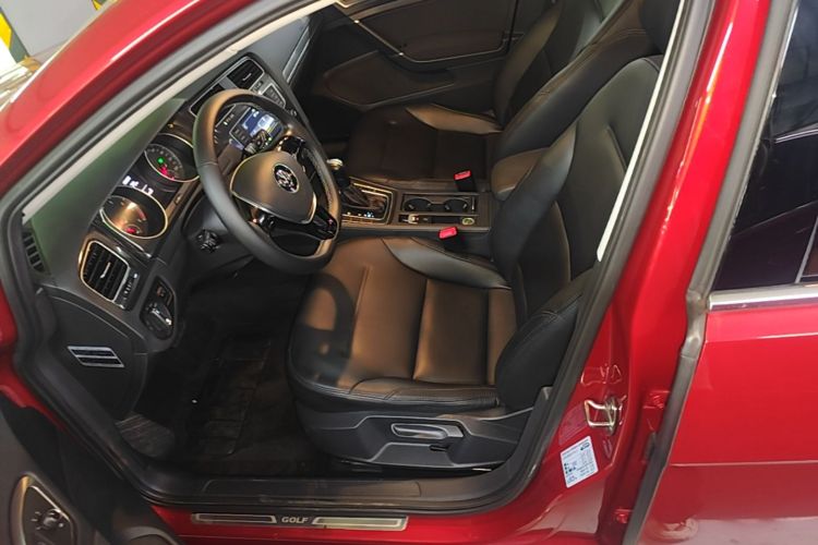 Volkswagen Golf 2017 car image #22