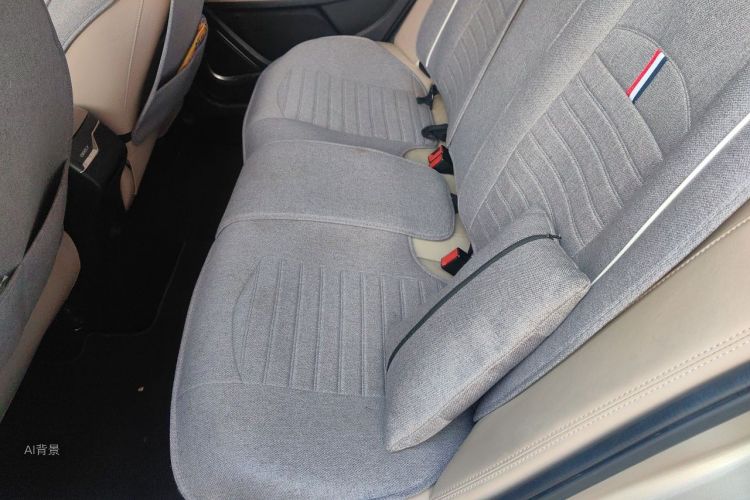GEELY Emgrand 2018 car image #19