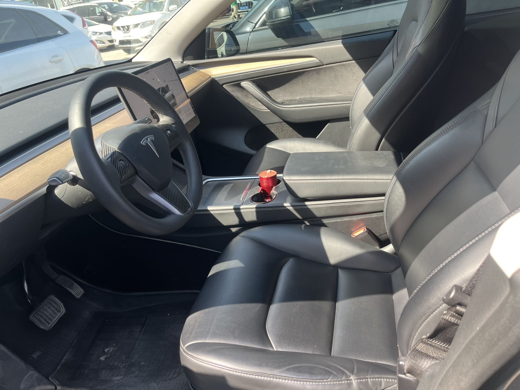 Tesla Model Y 2023 car image #3