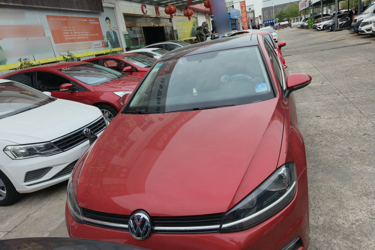 Volkswagen Golf 2018 car image #3