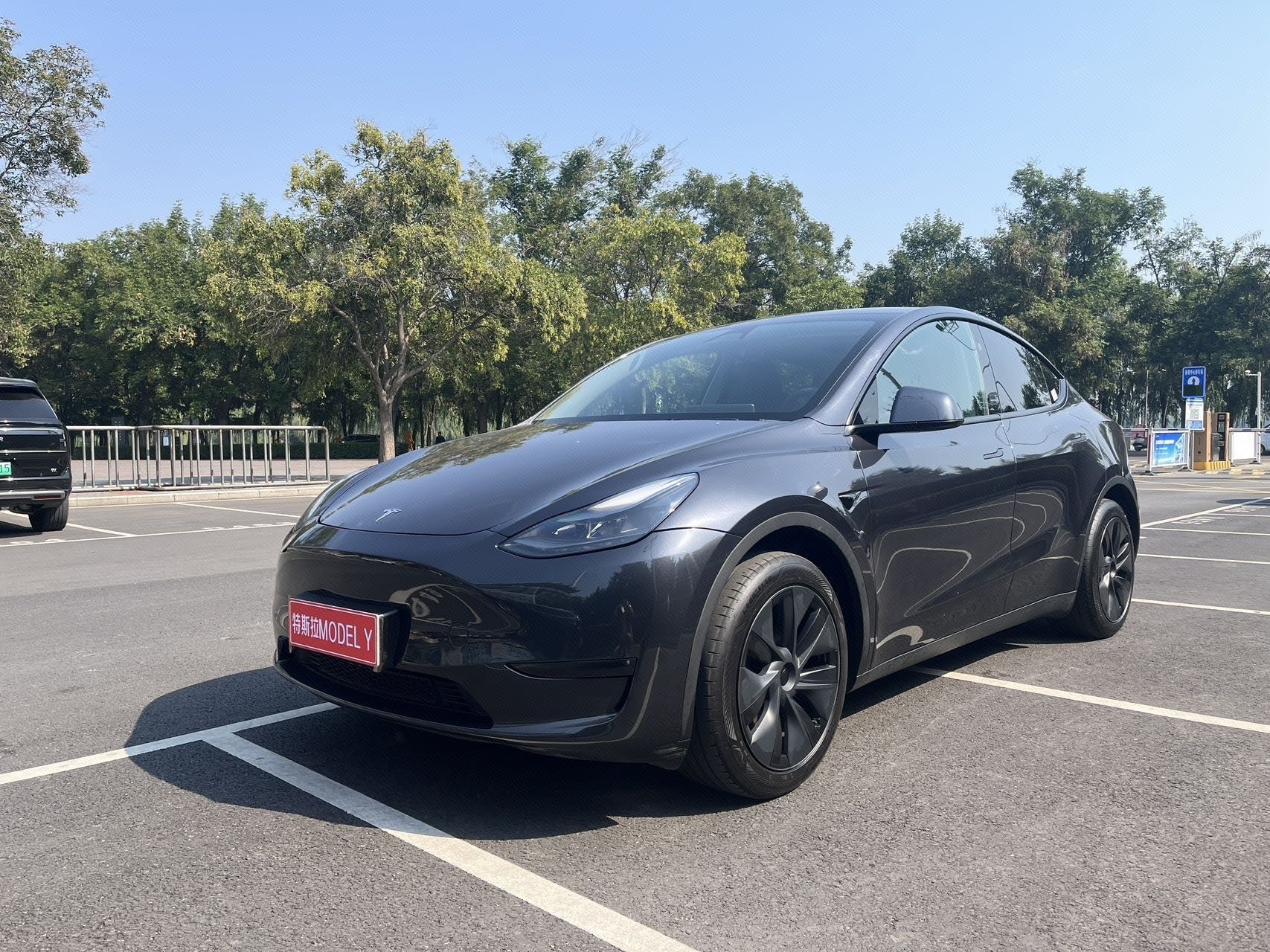 Tesla Model Y 2024 Tesla Model Y 2024 car image