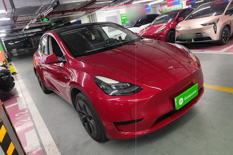 Tesla Model Y 2023 #4 Tesla Model Y 2023 car image #4